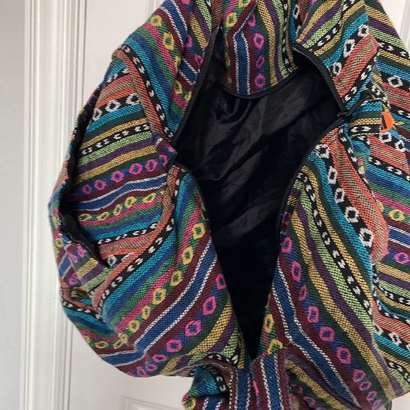 Weekender - Picture 2 of 3